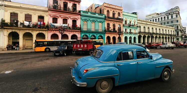 Πόσο λέτε ότι κοστίζει η βενζίνη στην Κούβα; (+video)
