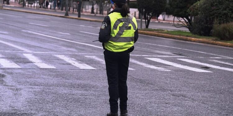 Κυκλοφοριακές ρυθμίσεις μέχρι τις 17:00 στη Λεωφόρο Κηφισίας