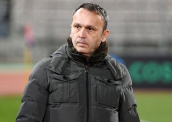 Αναλαμβάνει το... τιμόνι του Βόλου ο Μπράτσος - www.ertsports.gr