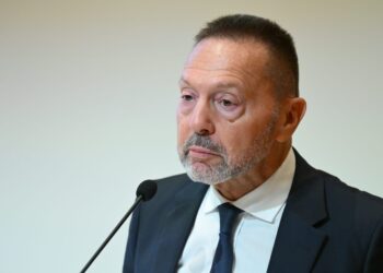 Συνεργάτες Στουρνάρα για Τσίπρα: Ήθελαν να βάλουν χέρι στα αποθεματικά των ασφαλιστικών ταμείων