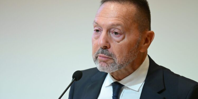 Συνεργάτες Στουρνάρα για Τσίπρα: Ήθελαν να βάλουν χέρι στα αποθεματικά των ασφαλιστικών ταμείων