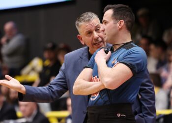 Μαρούσι: «Το άδικο έχει γίνει κανόνας, η ομάδα μας συσπειρώνεται» (vid) - www.ertsports.gr