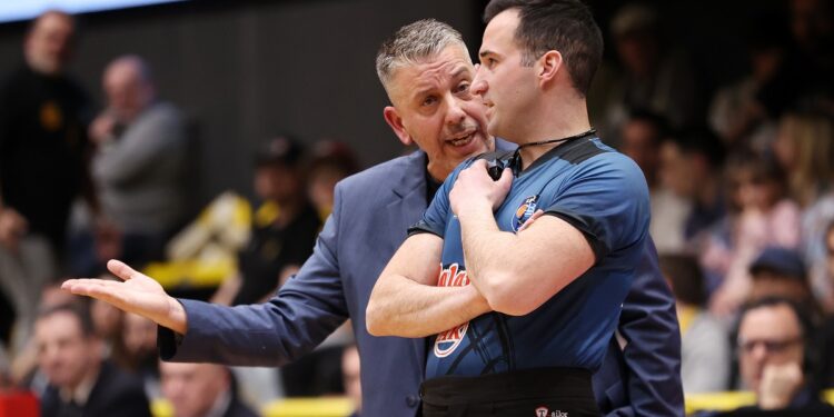 Μαρούσι: «Το άδικο έχει γίνει κανόνας, η ομάδα μας συσπειρώνεται» (vid) - www.ertsports.gr