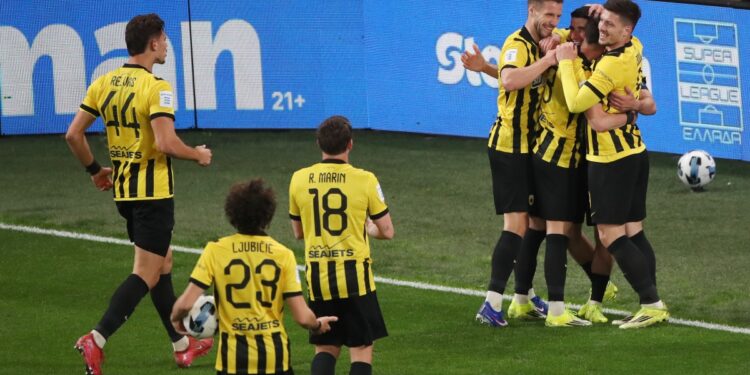 "Κιτρινόμαυρο" πάρτι κορυφής για την ΑΕΚ στην "Allwyn Arena" - www.ertsports.gr