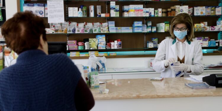 Ξεκινάει η διανομή ΦΥΚ από τα ιδιωτικά φαρμακεία - Ο πρόεδρος του ΠΦΣ Απ. Βαλτάς στο ertnews.gr - ertnews.gr