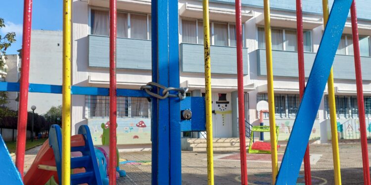 Πτολεμαΐδα: Μπήκε στο σχολείο ως πατέρας μαθητή και έκλεψε πορτοφόλι - ertnews.gr