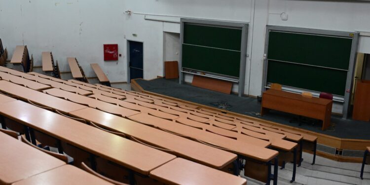 Χρ. Μπούρας στο ΕΡΤnews Radio 105,8: Το 2040 θα έχουμε πολύ λιγότερους υποψηφίους στα Πανεπιστήμια - ertnews.gr