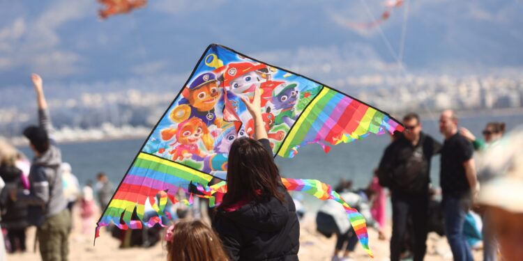 Καιρός: Βροχοπτώσεις και χαμηλές θερμοκρασίες την Κυριακή - Ηλιοφάνεια την Καθαρά Δευτέρα - ertnews.gr