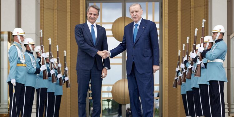 Στις 15:00 η συνάντηση Μητσοτάκη - Ερντογάν