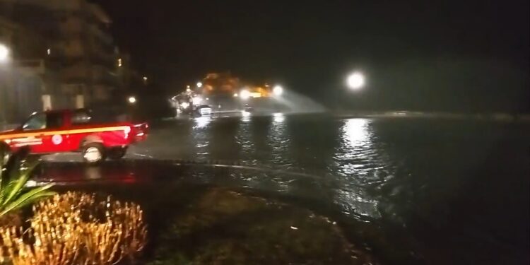 Ζημιές σε σπίτια, διακοπές ρεύματος και πτώσεις δέντρων προκάλεσε η κακοκαιρία στην Κέρκυρα