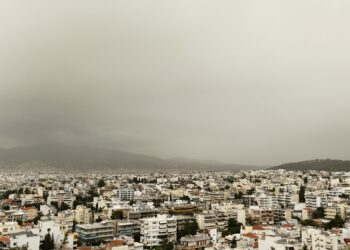 Καιρός: Θυελλώδεις νοτιάδες, αφρικανική σκόνη και νέα μεταβολή από Τρίτη - Η πρόγνωση από τον Γιώργο Παπακωστόπουλο - ertnews.gr