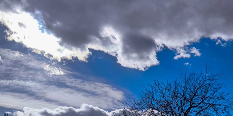 Καιρός: Γενικά αίθριος με ασθενείς βροχές στα νοτιοδυτικά - ertnews.gr