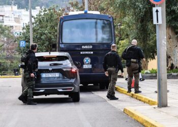 Κύκλωμα λαθραίων τσιγάρων: Στη φυλακή «Πούτιν», «Πρόεδρος» και άλλοι οκτώ κατηγορούμενοι - ertnews.gr