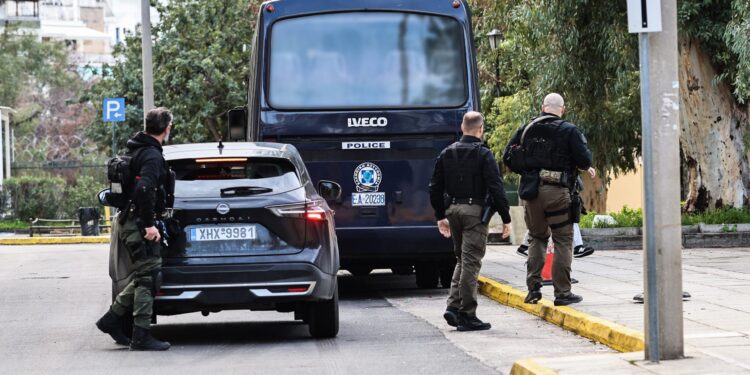 Κύκλωμα λαθραίων τσιγάρων: Στη φυλακή «Πούτιν», «Πρόεδρος» και άλλοι οκτώ κατηγορούμενοι - ertnews.gr