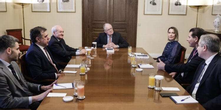 Συνάντηση του ΠτΔ Κων. Τασούλα με στελέχη του οργανισμού διαΝΕΟσις - Επί τάπητος η Συνταγματική Αναθεώρηση