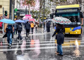Καιρός: Βροχές και καταιγίδες μέχρι το μεσημέρι του Σαββάτου - Βελτίωση την Καθαρά Δευτέρα - ertnews.gr