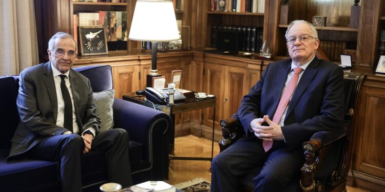 Πρόεδρος της Δημοκρατίας και Αντώνης Σαμαράς αντάλλαξαν απόψεις στο πλαίσιο των καθιερωμένων συναντήσεων - Τι συζήτησαν - ertnews.gr