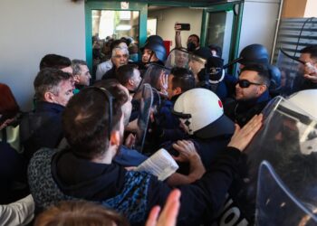 Δημογλίδου στο ΕΡΤnews για τα επεισόδια στο Κρατικό Νίκαιας: Δεν προκύπτει αστυνομική βία, αντιθέτως κάποιοι συγκεντρωμένοι επιτέθηκαν σε αστυνομικούς - ertnews.gr