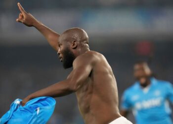 Με "λυτρωτή" Λουκάκου η Νάπολι πέρασε από τη Βερόνα - www.ertsports.gr