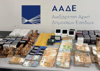 ΑΑΔΕ: Εξαρθρώθηκε κύκλωμα εκατοντάδων αχυρανθρώπων με 380 επιχειρήσεις και χρέη 43 εκατ. ευρώ