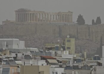 Αφρικανική σκόνη: Στο «κόκκινο» η Αττική και η νότια Ελλάδα – Πότε αναμένεται η κορύφωση και η υποχώρηση του φαινομένου (Live χάρτης)