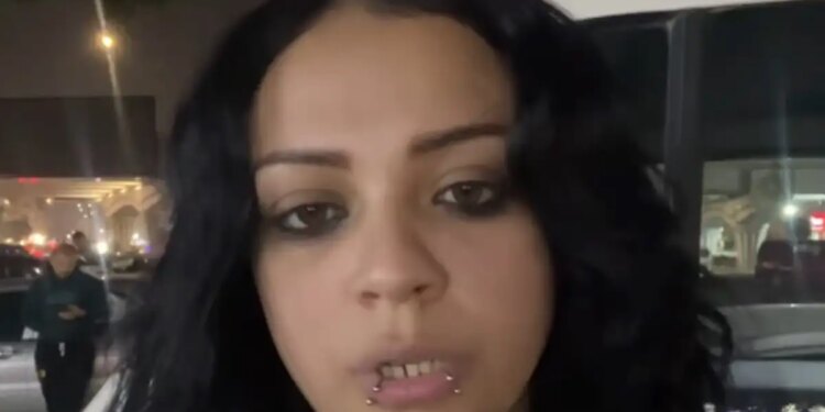 Αίγυπτος: Χαμός με το «κορίτσι του λεωφορείου» που ανέβασε βίντεο σεξουαλικής παρενόχλησης - Δέχεται απειλές για τη ζωή της