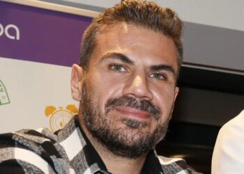 Ο Άκης Πετρετζίκης έπεσε από άλογο και ράγισε το πλευρό του: «Ο πόνος είναι αφόρητος»