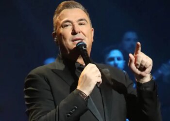 Ο Αντώνης Ρέμος μάγεψε το London Palladium σε μια sold out συναυλία