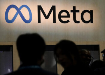 Ανάρτηση μετά θάνατον: Η Meta κατοχύρωσε πατέντα που κρατά ενεργούς στα κοινωνικά δίκτυα λογαριασμούς χρηστών που απεβίωσαν