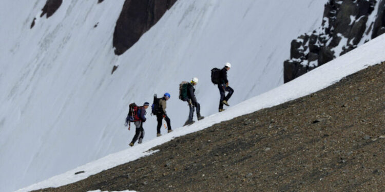 Σε εξέλιξη επιχείρηση εντοπισμού ορειβάτη στο Βελούχι Ευρυτανίας