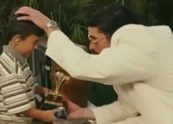 Ο Bad Bunny χάρισε το Grammy του σε μικρό αγόρι στη σκηνή του Super Bowl – Η στιγμή που έγινε viral