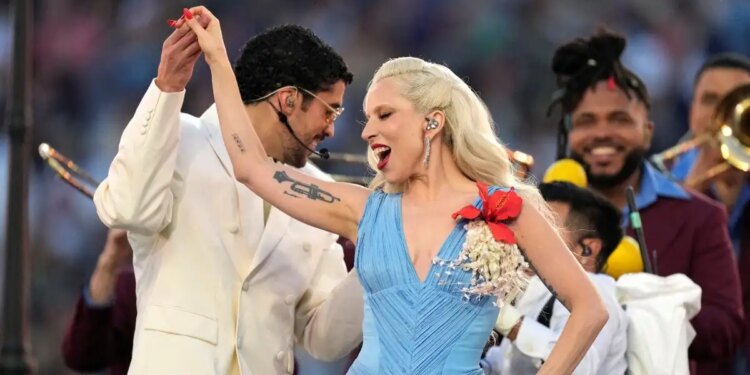 Super Bowl LX: Η νίκη των Seattle Seahawks, οι εντυπωσιακές εμφανίσεις Bad Bunny και Lady Gaga και η κριτική του Ντόναλντ Τραμπ