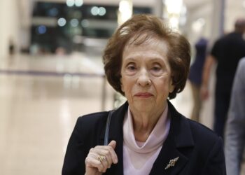 Δημοσία δαπάνη η κηδεία της Άννας Ψαρούδα – Μπενάκη