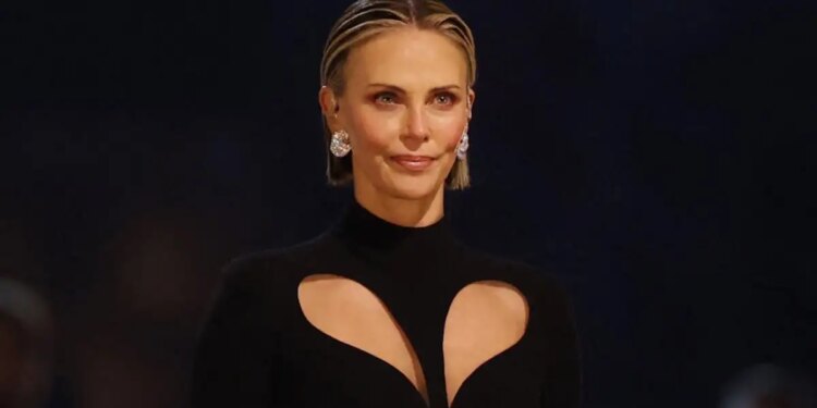 Ένας φωτογράφος με κακοποιούσε λεκτικά για 15 ώρες, δεν αισθανόμουν άνθρωπος