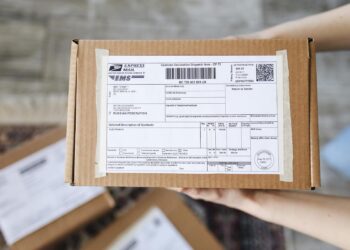 Τέλος στα «φθηνά» δέματα από Κίνα: Πώς ο νέος δασμός ανά κατηγορία προϊόντος εκτοξεύει το κόστος – Η «παγίδα» που χρειάζεται προσοχή