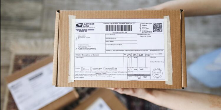 Τέλος στα «φθηνά» δέματα από Κίνα: Πώς ο νέος δασμός ανά κατηγορία προϊόντος εκτοξεύει το κόστος – Η «παγίδα» που χρειάζεται προσοχή