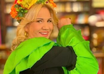 Η Δέσποινα Μοιραράκη ντύθηκε Βραζιλιάνα και το έριξε στον χορό