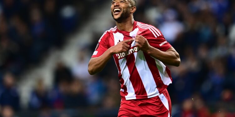 O Ολυμπιακός πρόσφερε νέο συμβόλαιο στον Ελ Κααμπί - www.ertsports.gr