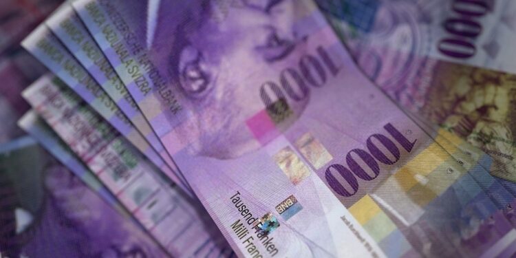 ΣΥΔΑΝΕΦ για δάνεια σε ελβετικό φράγκο: Γιατί το «κούρεμα» δεν είναι κούρεμα – Ποιες υποχρεώσεις αναλαμβάνουν οι δανειολήπτες