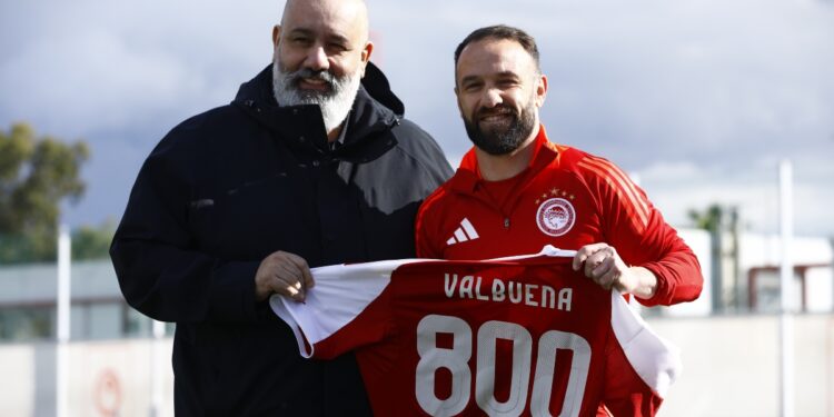 Τιμητική διάκριση στον Βαλμπουενά για τις 800 επαγγελματικές συμμετοχές - www.ertsports.gr