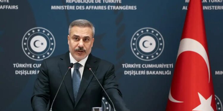 Προκλητικός Φιντάν: Μητσοτάκης και Γεραπετρίτης θέλουν να λύσουν τα προβλήματα, αλλά υπάρχει ο Δένδιας και το πολιτικό κόστος