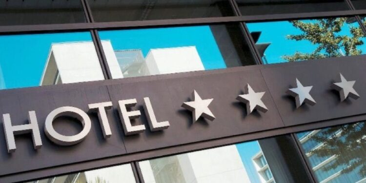 Aπεργούν σήμερα οι εργαζόμενοι σε επισιτισμό και τουρισμό – Θα συγκεντρωθούν στις 11πμ έξω από το Υπουργείο Εργασίας