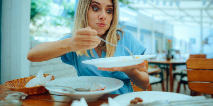 Γιατί μπορεί να νιώθετε πεινασμένοι ενώ κάνετε πρωτεϊνική δίαιτα