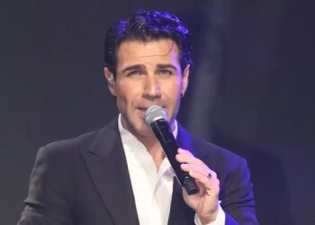 Όταν έβγαινα να τραγουδήσω, έκλεινε η φωνή μου