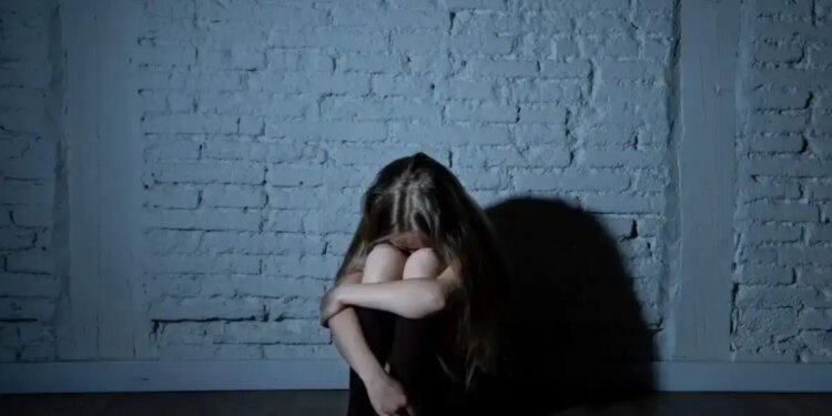 Βρετανία: Κόλαση για ανήλικη που τη βίαζαν ο πατέρας, τα αδέρφια και ο παππούς