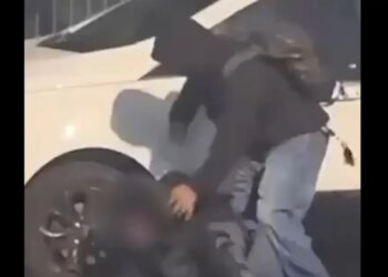 Επεισόδια σε διαδήλωση στο Τορίνο: Αστυνομικός χτυπήθηκε από διαδηλωτές με σφυρί