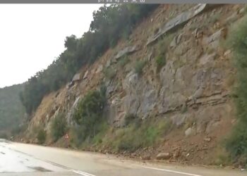 Κλειστή η παλαιά Εθνική Οδός Άρτας – Αμφιλοχίας λόγω νέας κατολίσθησης – Αποκομμένη οδικώς η Ήπειρος