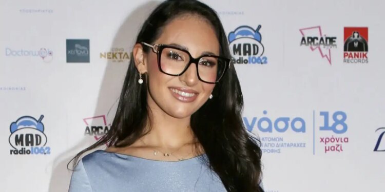 Το μονόπετρο που φούντωσε τις φήμες περί γάμου