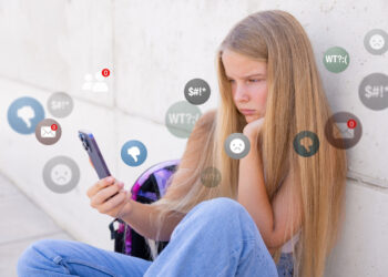 Ψηφιακή παιδική ηλικία σε κρίση: Οι προκλήσεις, οι κίνδυνοι και ο ρόλος της οικογένειας