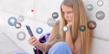 Ψηφιακή παιδική ηλικία σε κρίση: Οι προκλήσεις, οι κίνδυνοι και ο ρόλος της οικογένειας